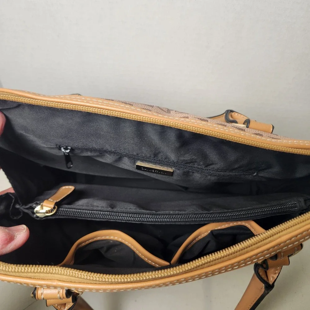 Gianni Bernini Signature Logo Satchel Handbag‎ Tan Beige